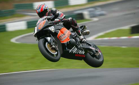 摩托赛道CC手游闪退怎么办 黑屏如何彻底解决