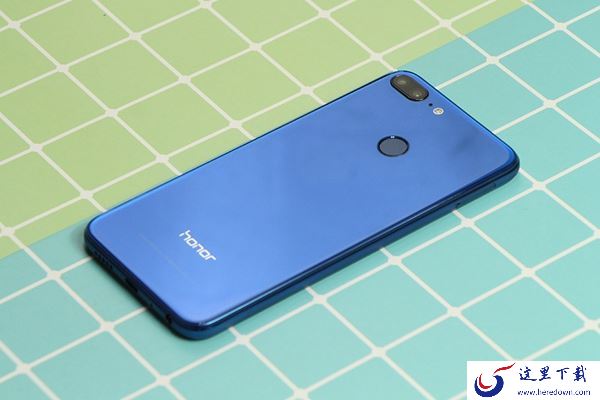 荣耀9青春版怎么装卡/插卡？华为荣耀9青春版SIM卡安装详细图文步骤